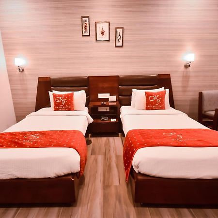 Konark Grand Hotel Mirzapur Ngoại thất bức ảnh