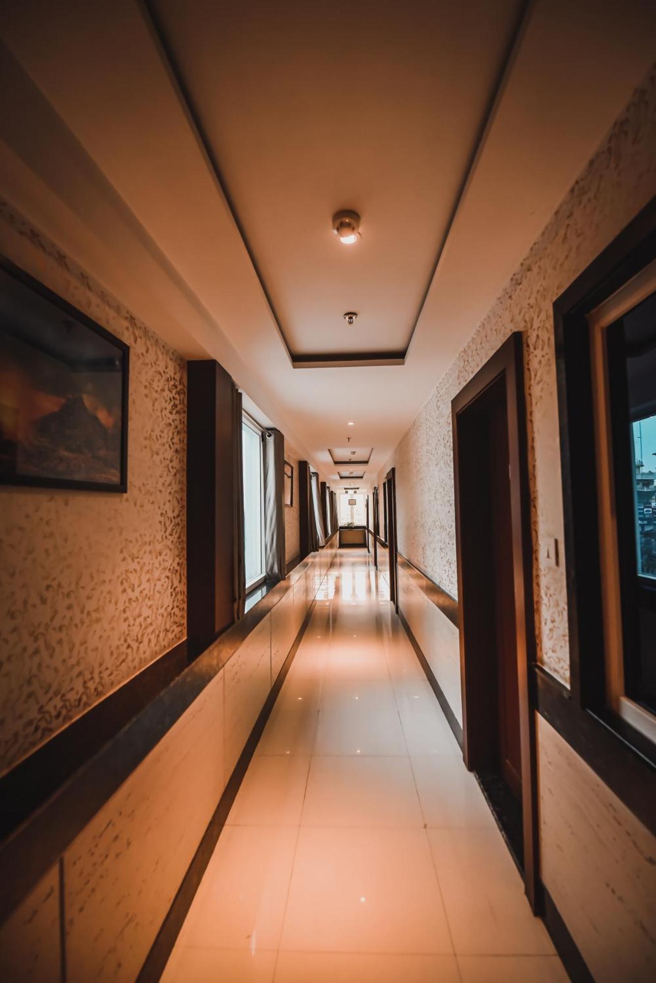 Konark Grand Hotel Mirzapur Ngoại thất bức ảnh