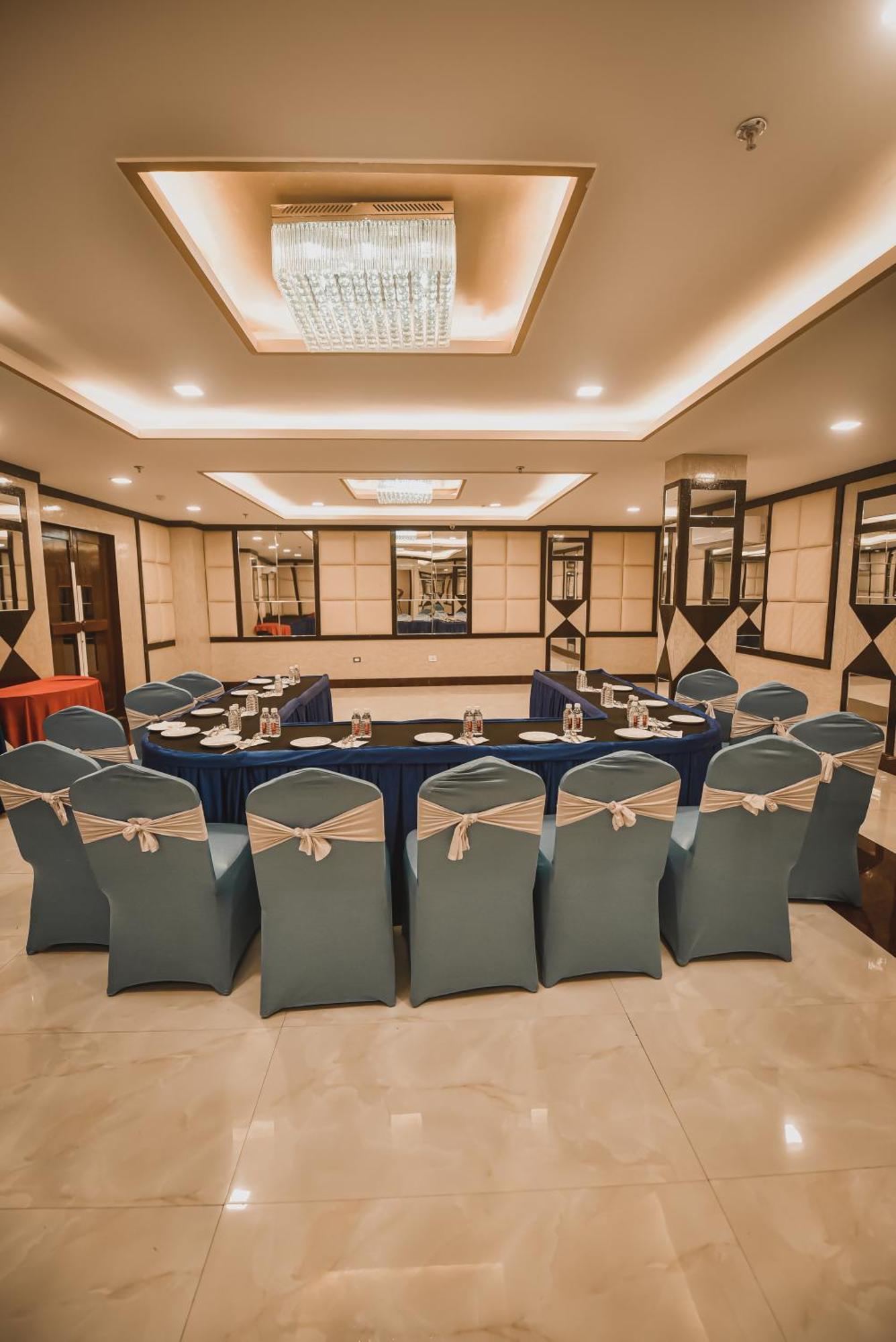 Konark Grand Hotel Mirzapur Ngoại thất bức ảnh