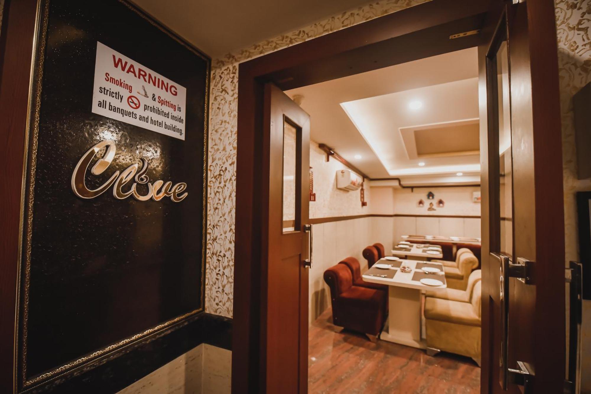 Konark Grand Hotel Mirzapur Ngoại thất bức ảnh