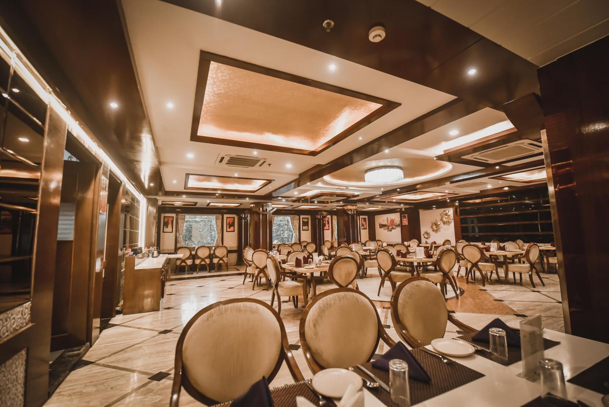 Konark Grand Hotel Mirzapur Ngoại thất bức ảnh