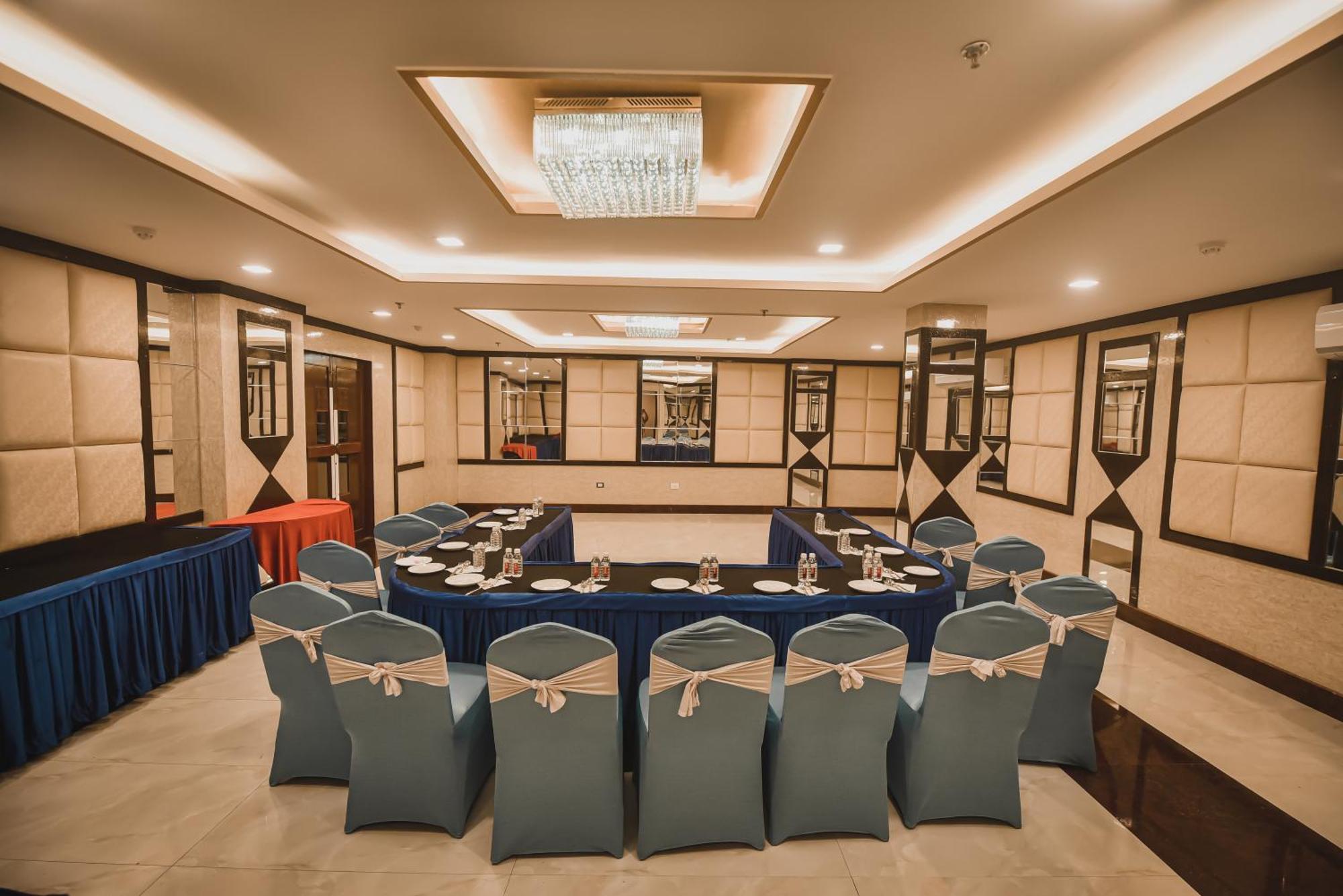 Konark Grand Hotel Mirzapur Ngoại thất bức ảnh