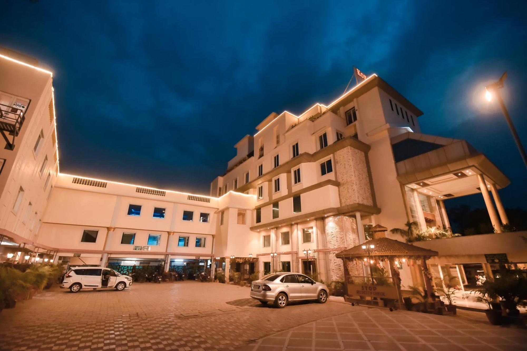 Konark Grand Hotel Mirzapur Ngoại thất bức ảnh