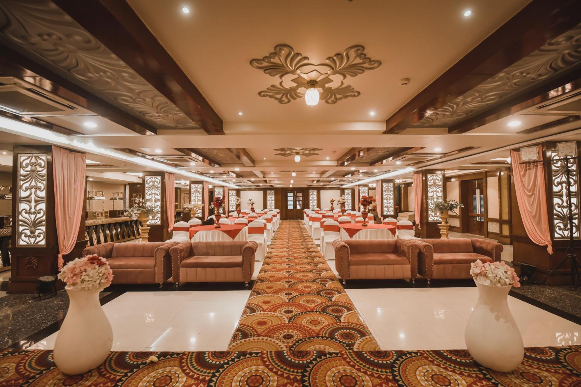 Konark Grand Hotel Mirzapur Ngoại thất bức ảnh