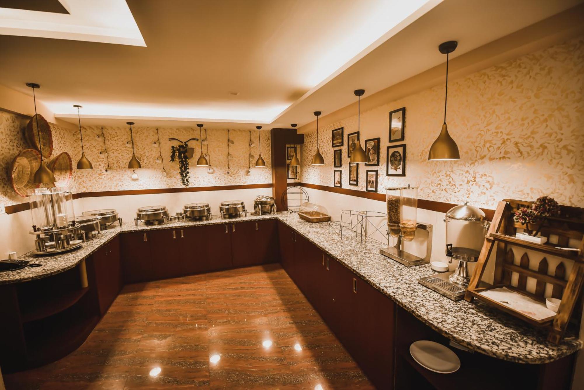 Konark Grand Hotel Mirzapur Ngoại thất bức ảnh