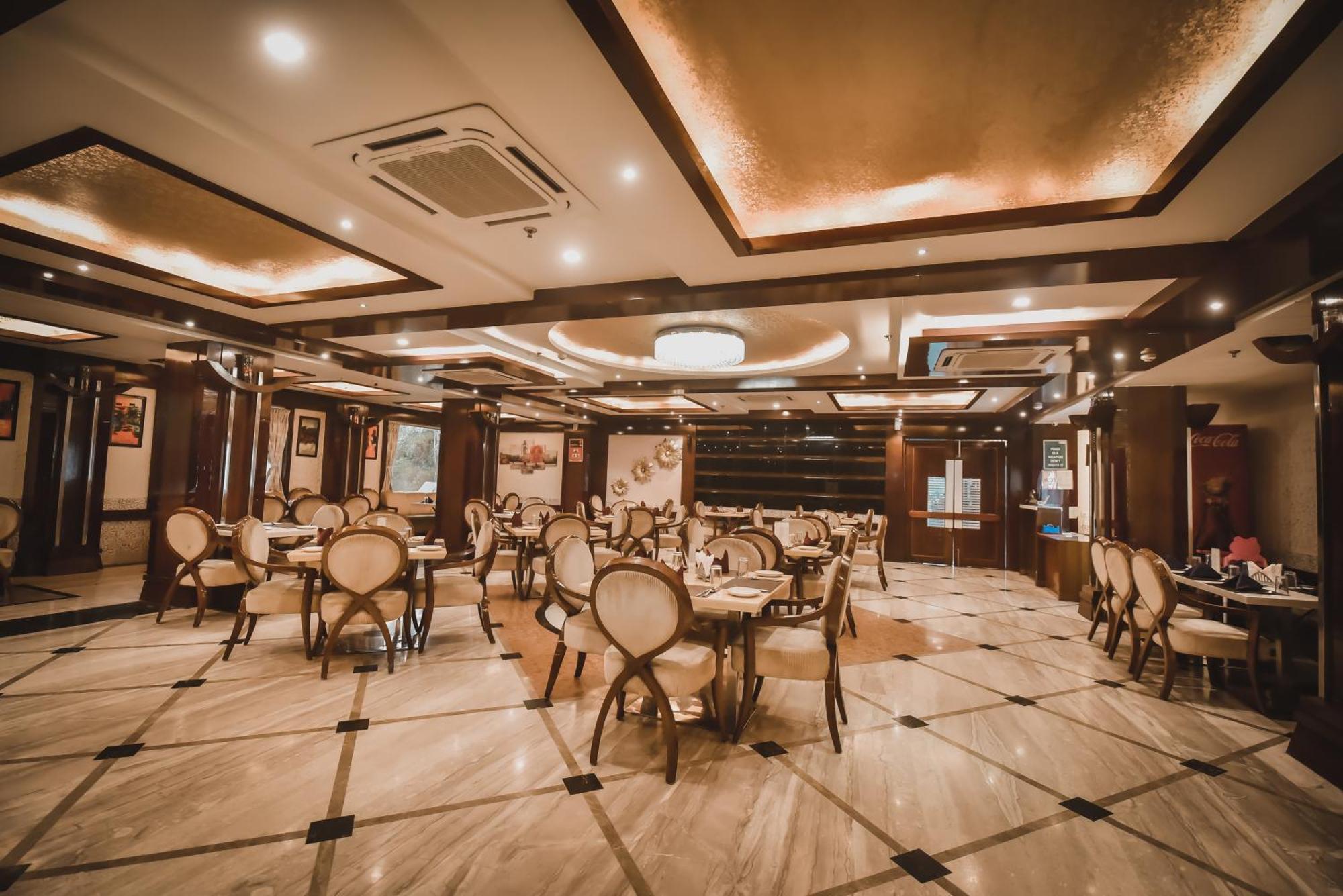 Konark Grand Hotel Mirzapur Ngoại thất bức ảnh
