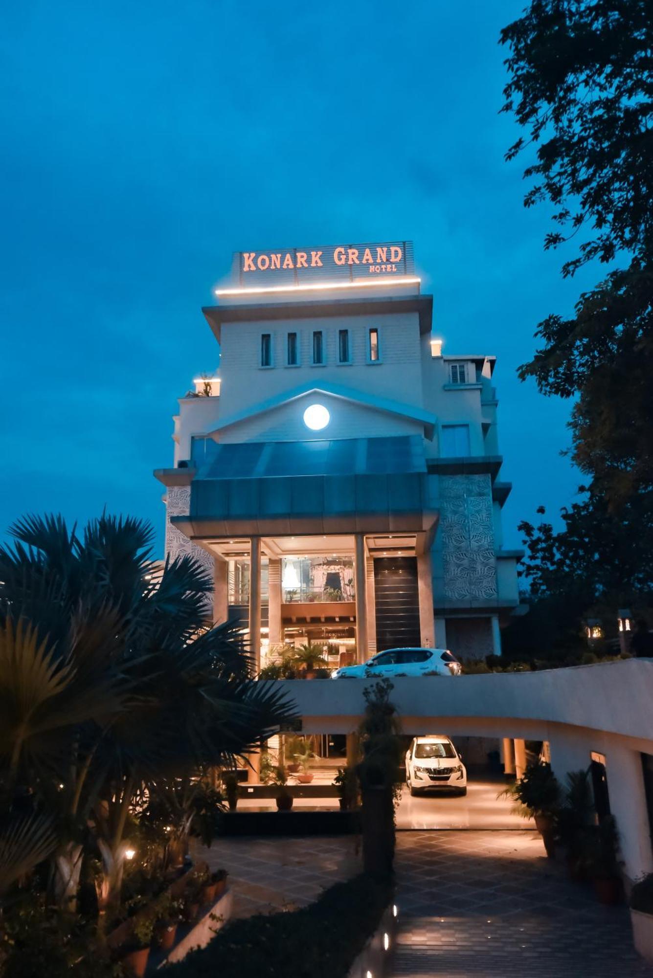 Konark Grand Hotel Mirzapur Ngoại thất bức ảnh