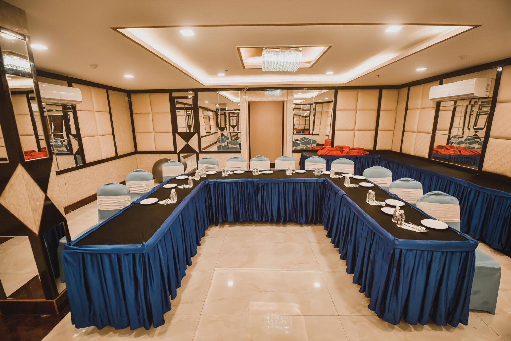 Konark Grand Hotel Mirzapur Ngoại thất bức ảnh