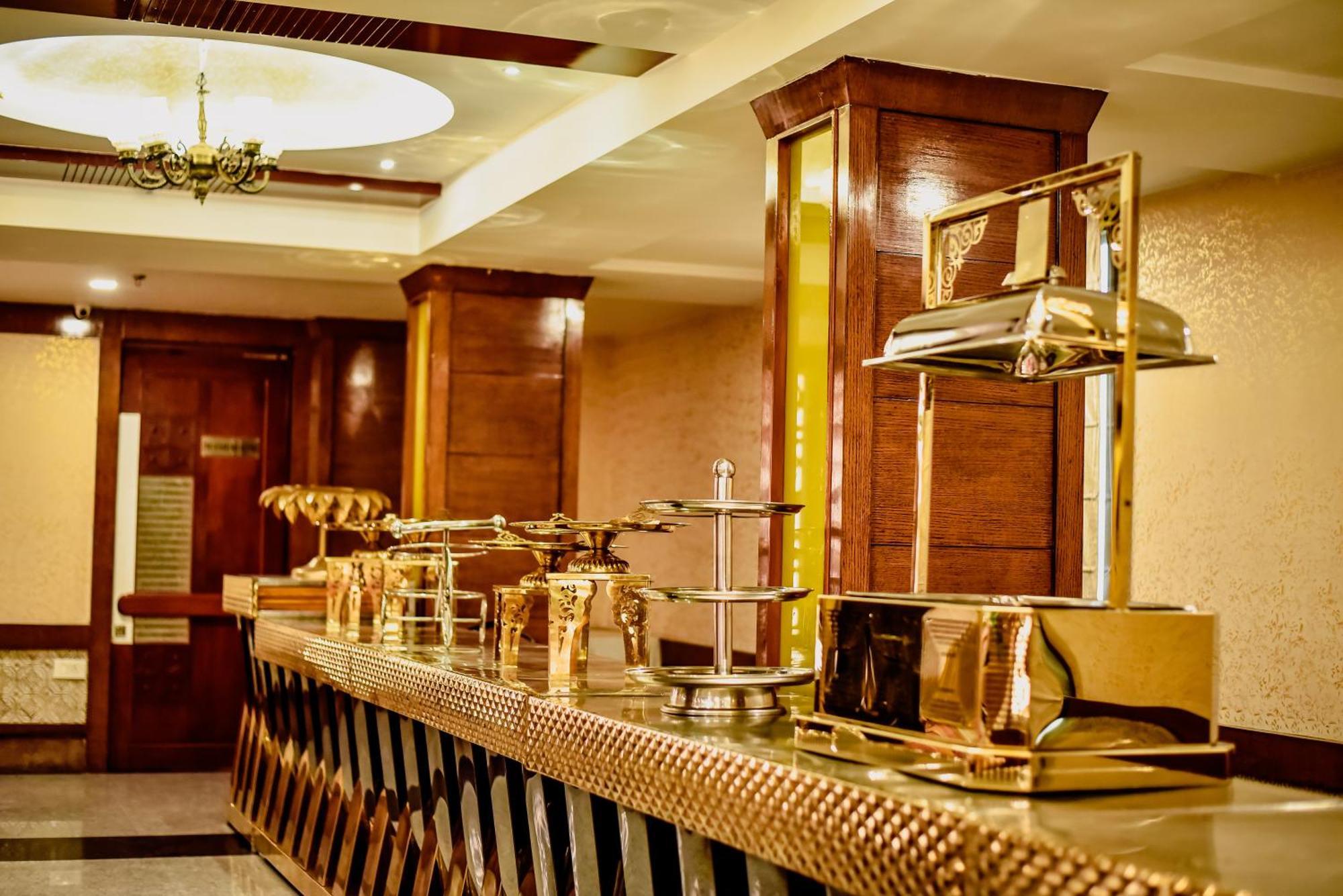 Konark Grand Hotel Mirzapur Ngoại thất bức ảnh