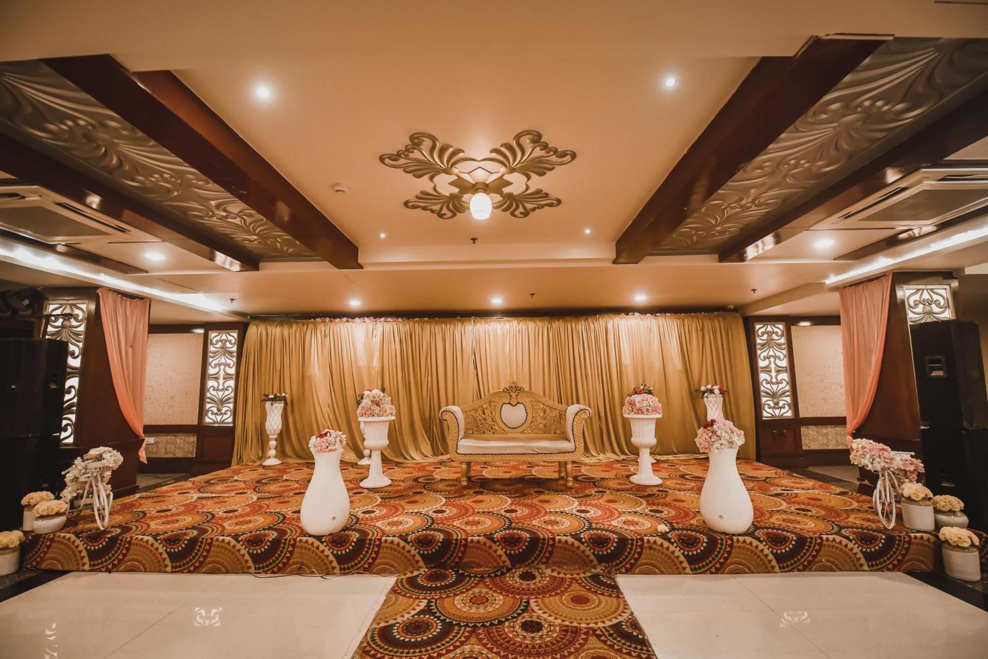 Konark Grand Hotel Mirzapur Ngoại thất bức ảnh