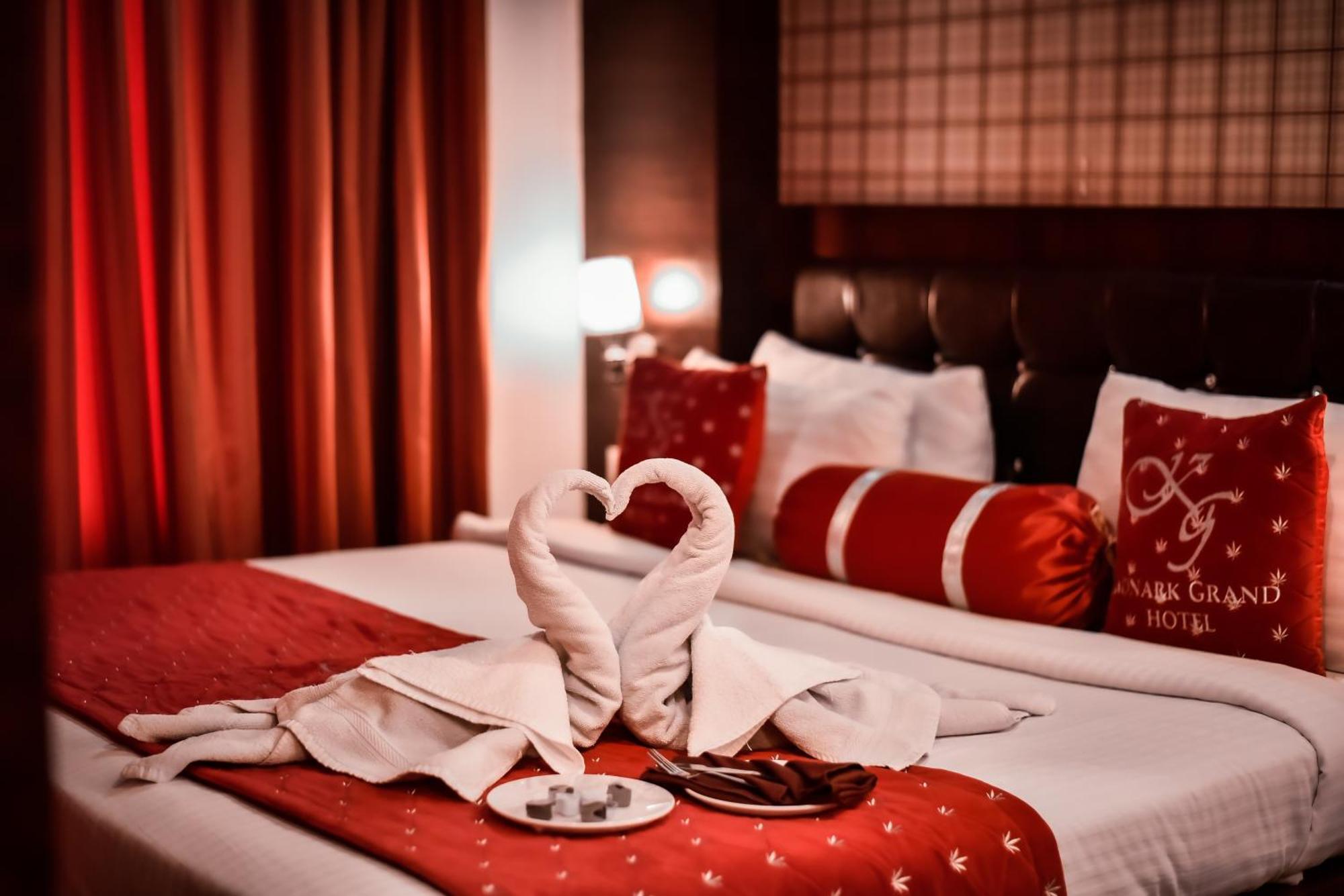 Konark Grand Hotel Mirzapur Ngoại thất bức ảnh