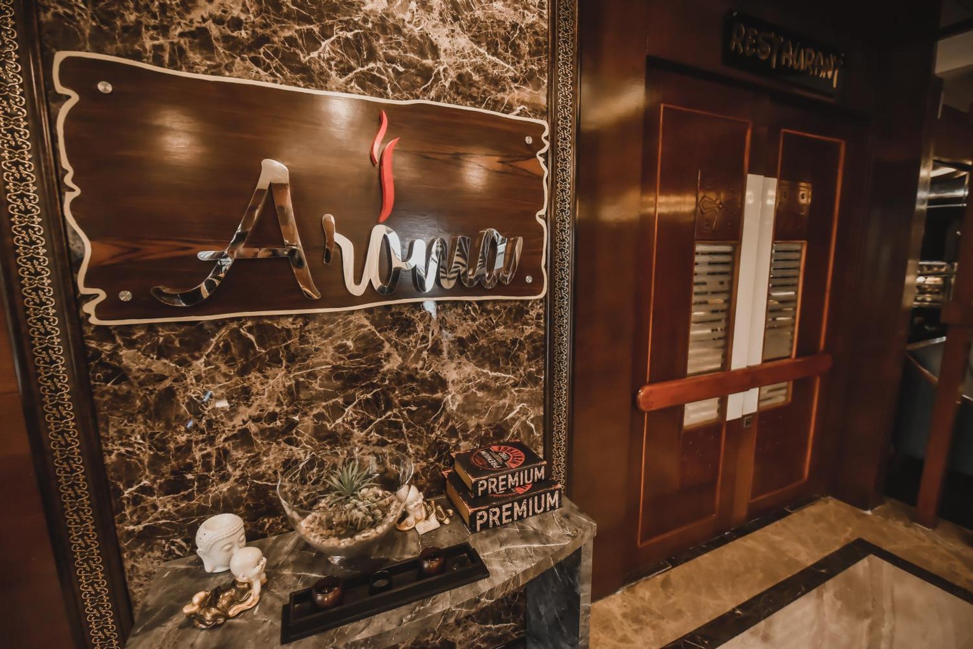 Konark Grand Hotel Mirzapur Ngoại thất bức ảnh