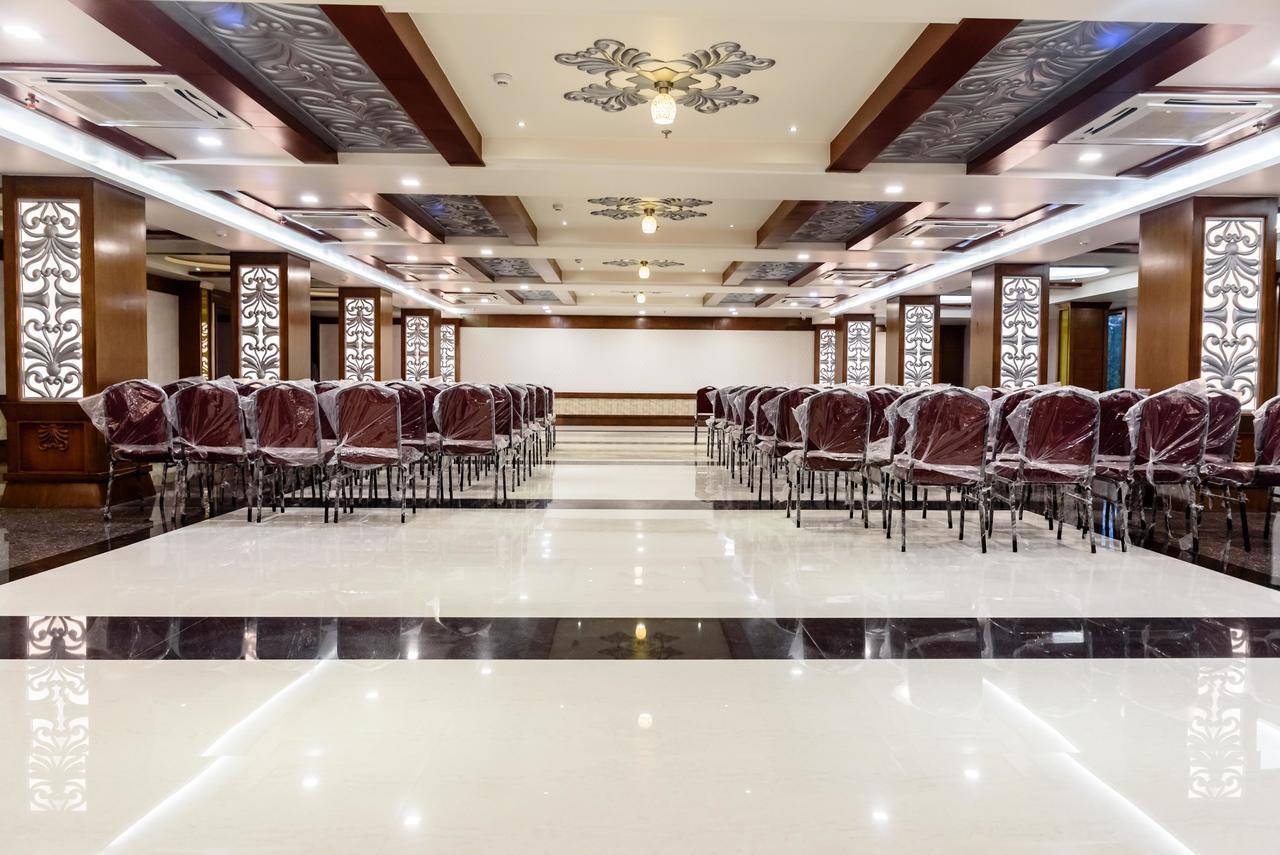 Konark Grand Hotel Mirzapur Ngoại thất bức ảnh