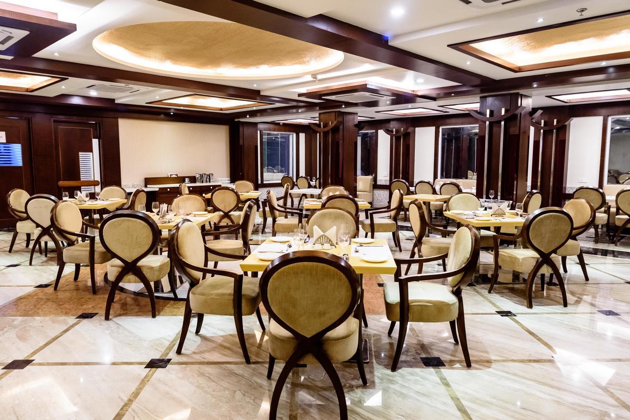 Konark Grand Hotel Mirzapur Ngoại thất bức ảnh