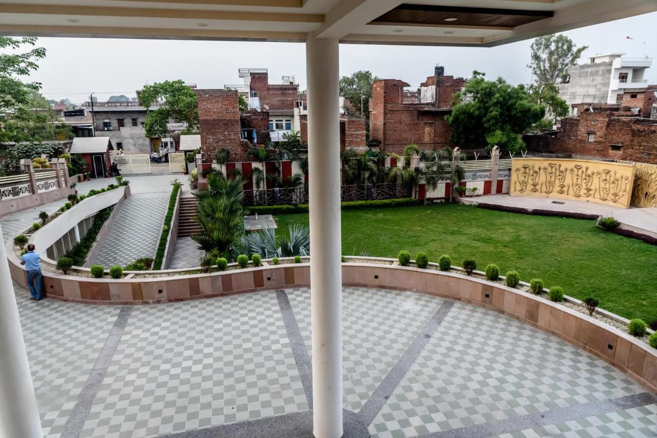 Konark Grand Hotel Mirzapur Ngoại thất bức ảnh