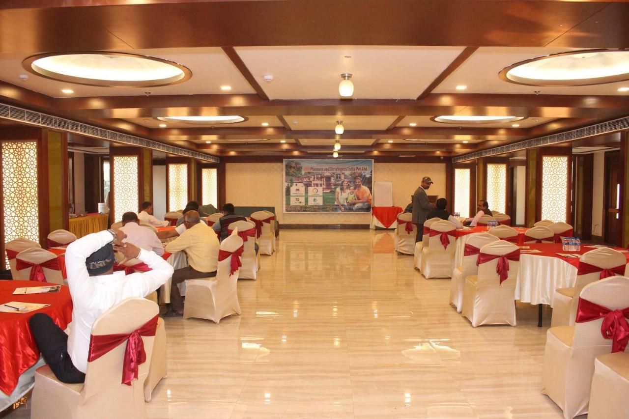 Konark Grand Hotel Mirzapur Ngoại thất bức ảnh